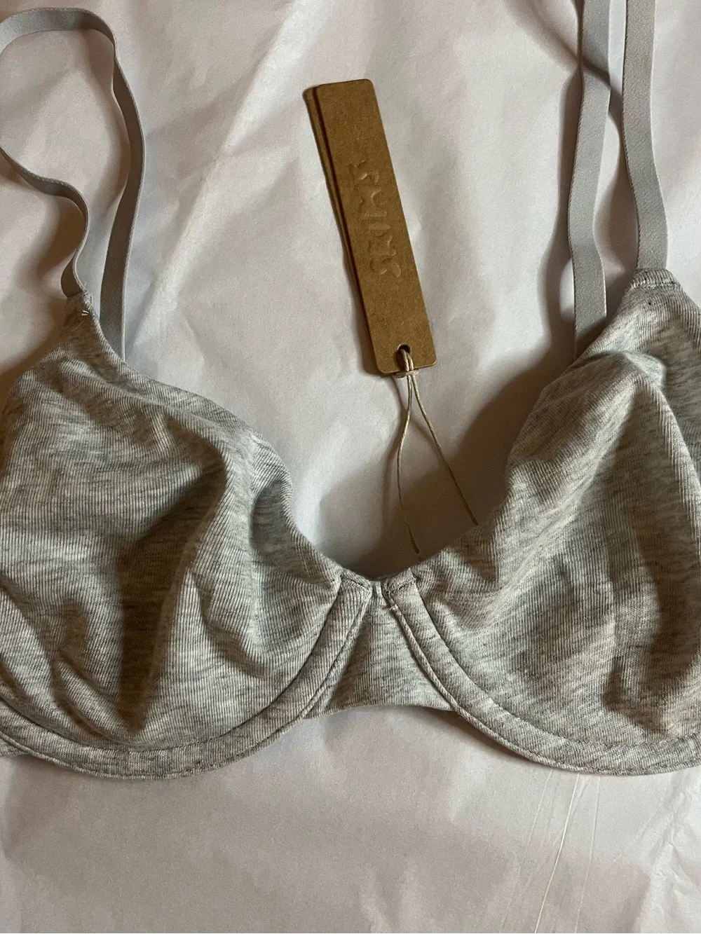 SKIMS Cotton Jersey T-Shirt Bra - Picture 4 of 5